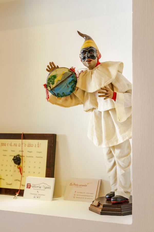 Vicky'S Luxury Guesthouse เนเปิลส์ ภายนอก รูปภาพ
