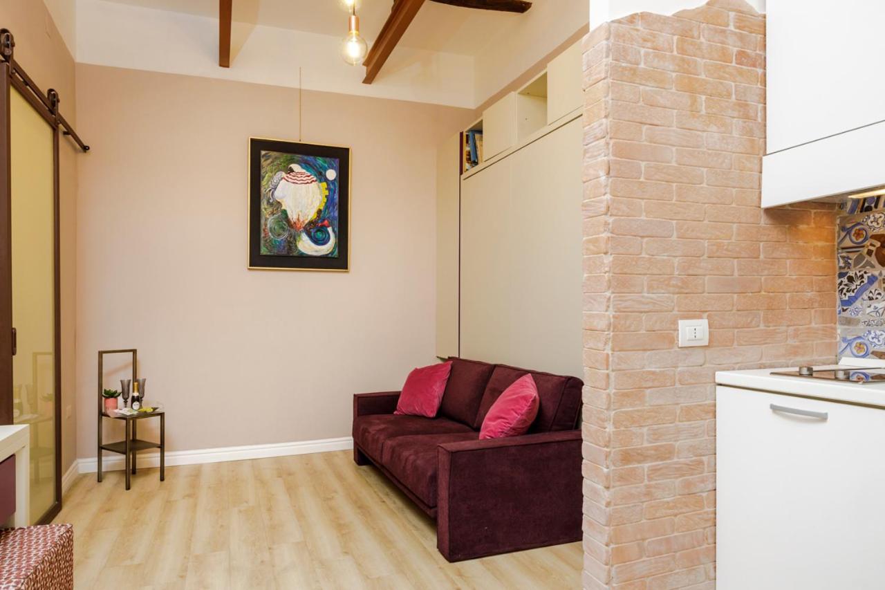 Vicky'S Luxury Guesthouse เนเปิลส์ ภายนอก รูปภาพ